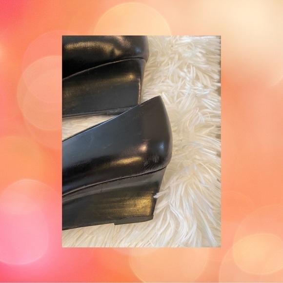 TOD’s Black Low Wedge Shoe EUC (38.5 Italian Sizing) - Picture 7 of 7